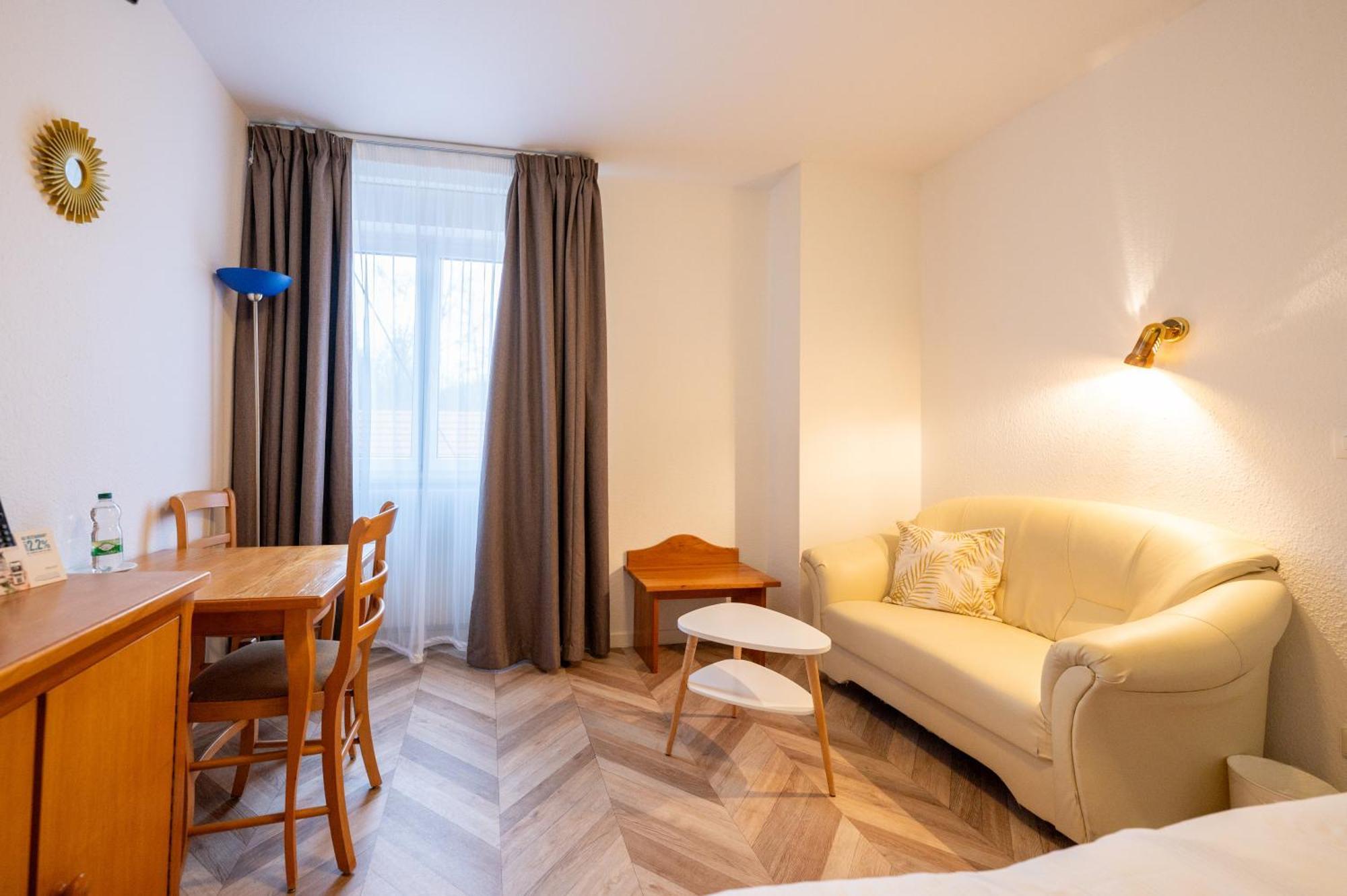 Logis Hotel Notre-Dame - Restaurant Ouvert Midi Et Soir Sauf Dimanche Soir Danne-et-Quatre-Vents ภายนอก รูปภาพ