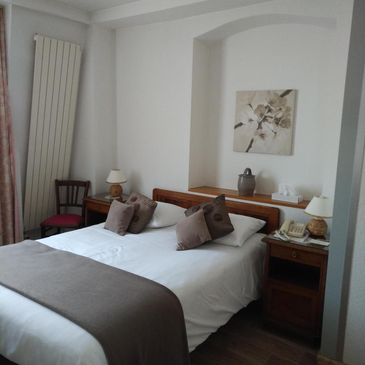Logis Hotel Notre-Dame - Restaurant Ouvert Midi Et Soir Sauf Dimanche Soir Danne-et-Quatre-Vents ภายนอก รูปภาพ